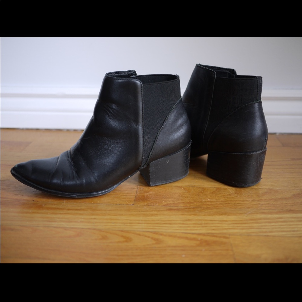 Chinese Laundry “Finn” booties